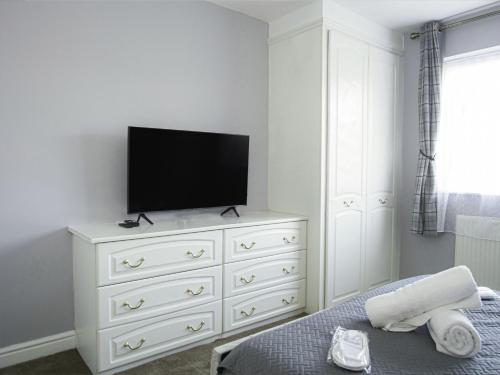 Luxe 5 Bed Bungalow In Snodland, Medway, Kent