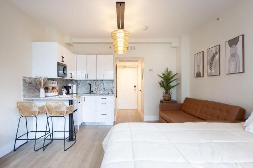 Beach Front Beautiful New Apartment with Pool in Miami Beach, USA
