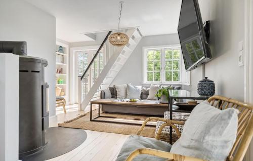 3 Bedroom Nice Home In Faxe Ladeplads in Faxe Ladeplads
