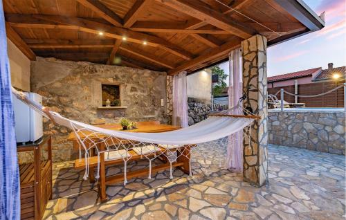 ทัศนียภาพภายนอกโรงแรม, 2 Bedroom Amazing Home In Sveti Vid in สเวติ วิด-มิโฮลยิเซ