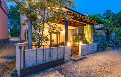 ทัศนียภาพภายนอกโรงแรม, 2 Bedroom Amazing Home In Sveti Vid in สเวติ วิด-มิโฮลยิเซ