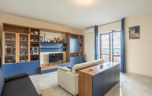  2 Bedroom Awesome Apartment In Messina in Briga Marina