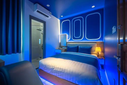 Double Room image 6