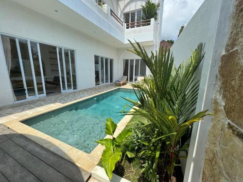 Villa room in Chic Brand New 4 BR villa with Pool near The Beach
