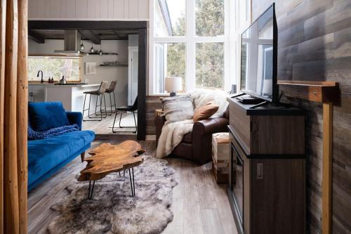 4WD Cabin in the Clouds with Hot Tub cabin in Nederland, USA