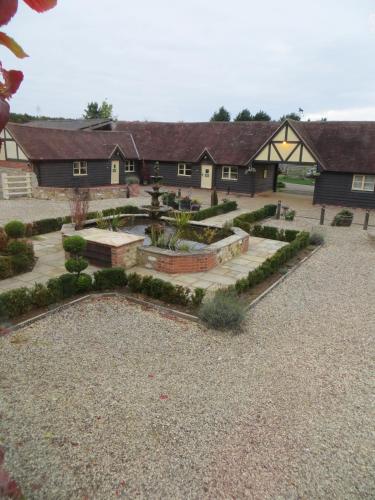 Common Leys Farm - image 4