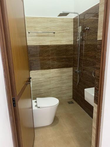 3 BHK furnished house-apartment in central colombo - image 12