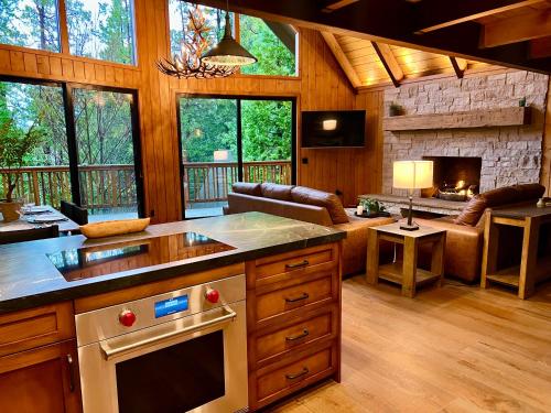 Newly remodeled luxury cabin in Lake Arrowhead, USA