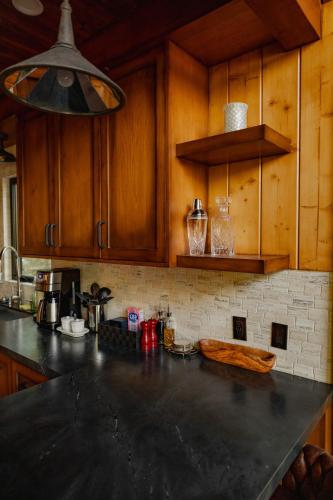 Newly remodeled luxury cabin in Lake Arrowhead, USA