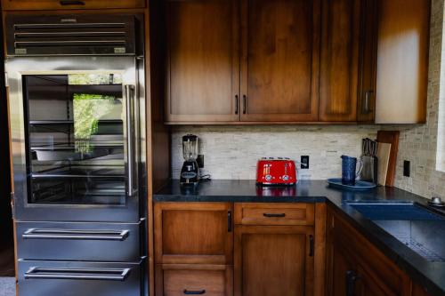 Newly remodeled luxury cabin in Lake Arrowhead, USA