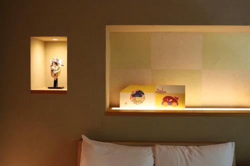 Superior Twin Room with Garden View image 10