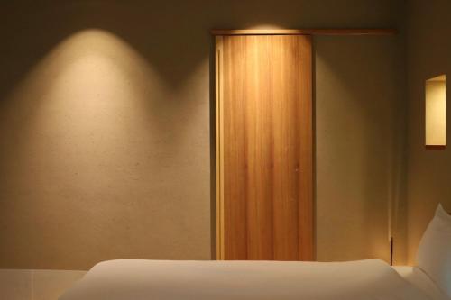 Superior Twin Room with Garden View image 7