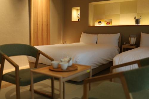 Superior Twin Room with Garden View image 6