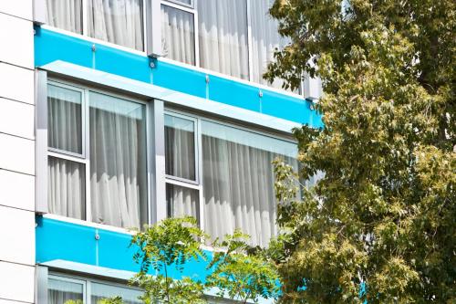 Arion Athens Hotel - image 2