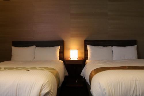 Superior Double Room with Two Double Beds image 4