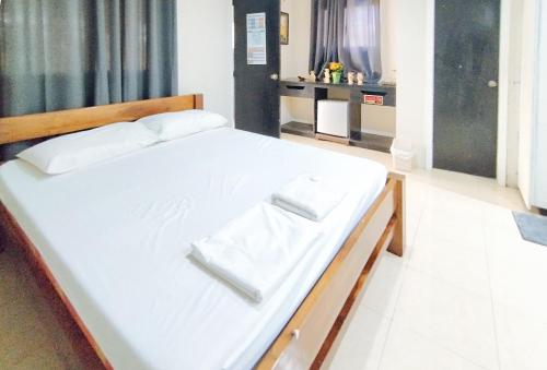 Riannes Beach Resort by RedDoorz, Leganes