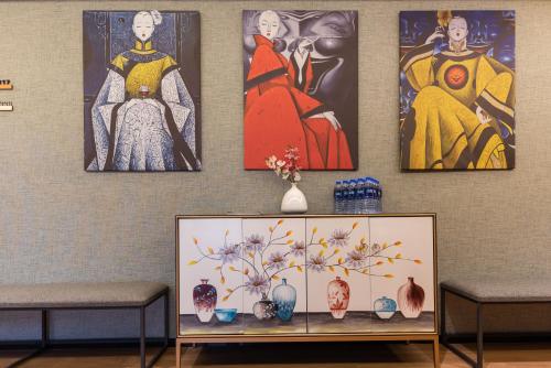 Mehood Theater Hotel, Tai Koo Li , Chunxi Road, Chengdu – Chengdu, IL
