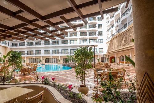 Azal Pyramids Hotel - image 14