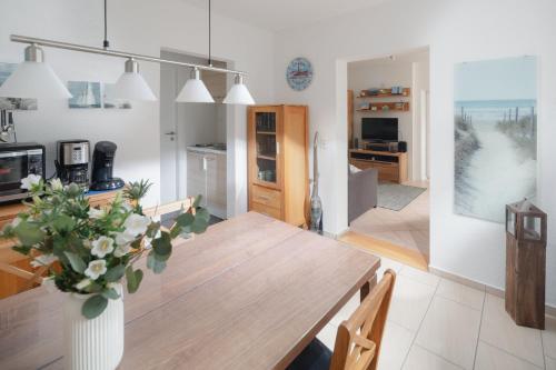 One-Bedroom Apartment image 6