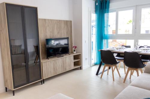 Two-Bedroom Apartment room in Apartamentos recién reformados en el centro - Mar de Cristal