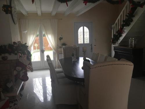 Vacances en maison de campagne proche Disney Paris aéroport CDG (Vacances en maison de campagne proche Disney Paris aeroport CDG) in 梅西