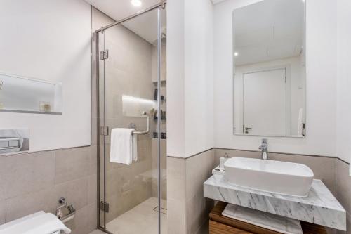 One Bedroom Apartment in Madinat Jumeirah Living by The S Holiday Homes - image 2