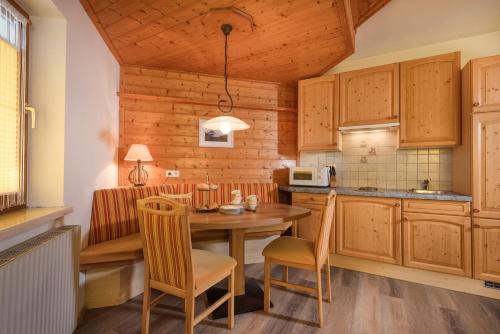 Konyha, Gastehaus Gratz - inklusive Eintritt in die Alpentherme in Dorfgastein városközpont