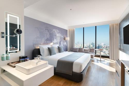 room detail thumbnail 1