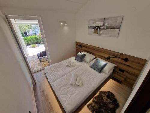 Cozy apartment near beach in Gajac in Skunca