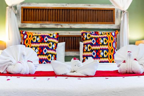 Honeymoon Suite image 5