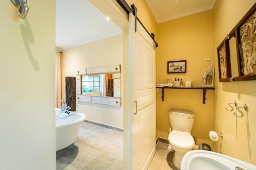 Honeymoon Suite image 3