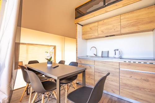 設施, Camp Dole Zivogosce - Mobile home and Glamping tent in 捷科高斯切