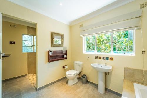 Classic Triple Suite image 5