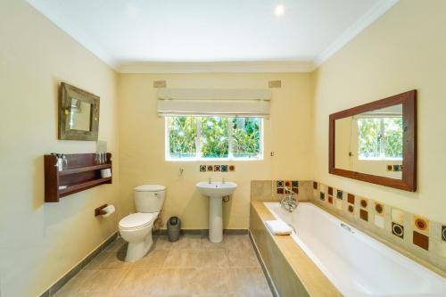 Classic Triple Suite image 4