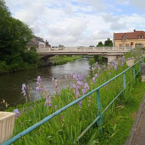 Aux 10 Ponts - Gîte aux abords du fleuve La Somme - La mer à 30 min - La nuit pour 6 voyageurs