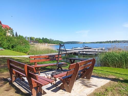 P R A T U M 17 Apartament z widokiem na jezioro