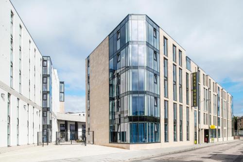 Destiny Student - Holyrood (Brae House)