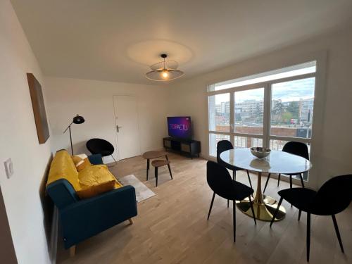 Skyview Appartement 4 Chambres - Location saisonnière - Valence