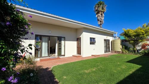 Vista exterior, H cottages in Berea