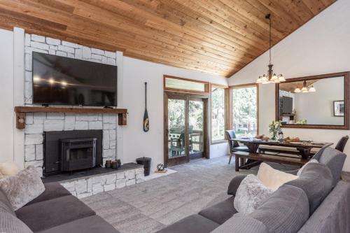 Canyon Ski and Racquet 16