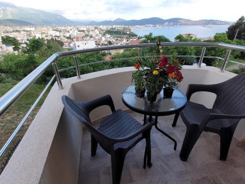 Montenegro Apartments Phoenix With Pool - image 2