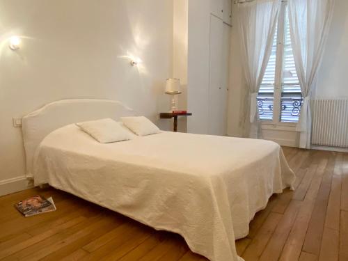 L'appartement de la Motte Picquet - image 4