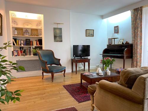 L'appartement de la Motte Picquet - image 7