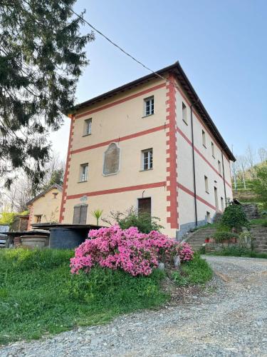 Deluxe Two-Bedroom Apartment with Garden View