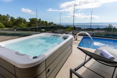 Apkārtne, Luxury Villa Sirius in Bast