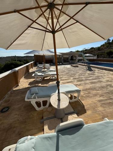 Casa Duseña Luna (Casa Dusena Luna) in Hondon De Las Nieves