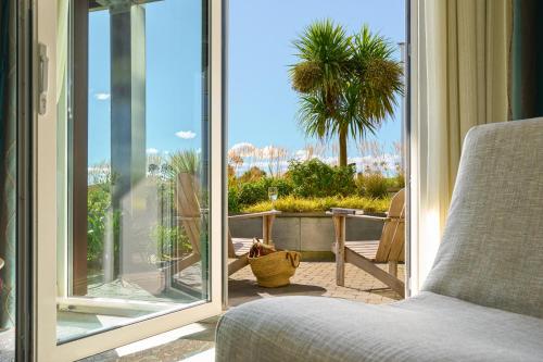 Double or Twin Room with Terrace image 4