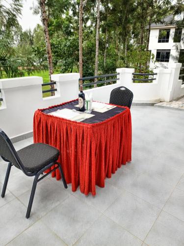 The Loch Hotel Bondo in Bondo