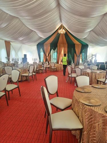 The Loch Hotel Bondo in Bondo