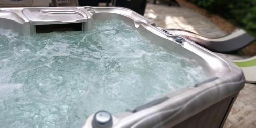 熱水浴缸, Duplex Le Philandra - jacuzzi- 2 chambres in 聖依波耶的卡頓